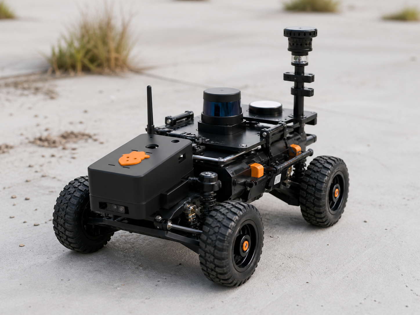 Autonomiczny pojazd z LiveCUBE, GPS i łącznością GSM